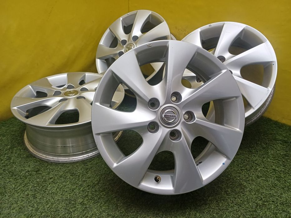 Диски R16 5x114.3 на Nissan и другие.