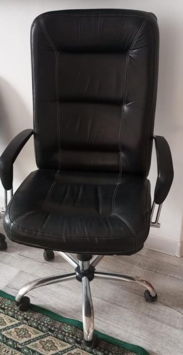 Кресло черное б/у