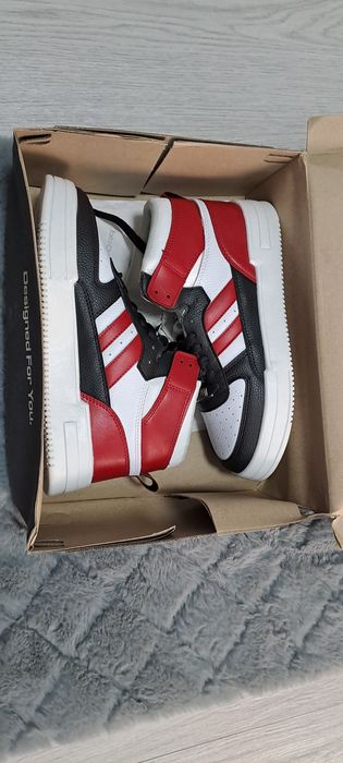 Vând ghete mărimea 41