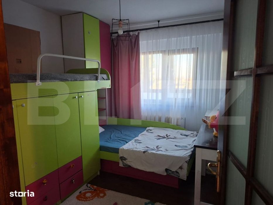 Apartament decomandat, 3 camere, 2 bai, zona Nicolina