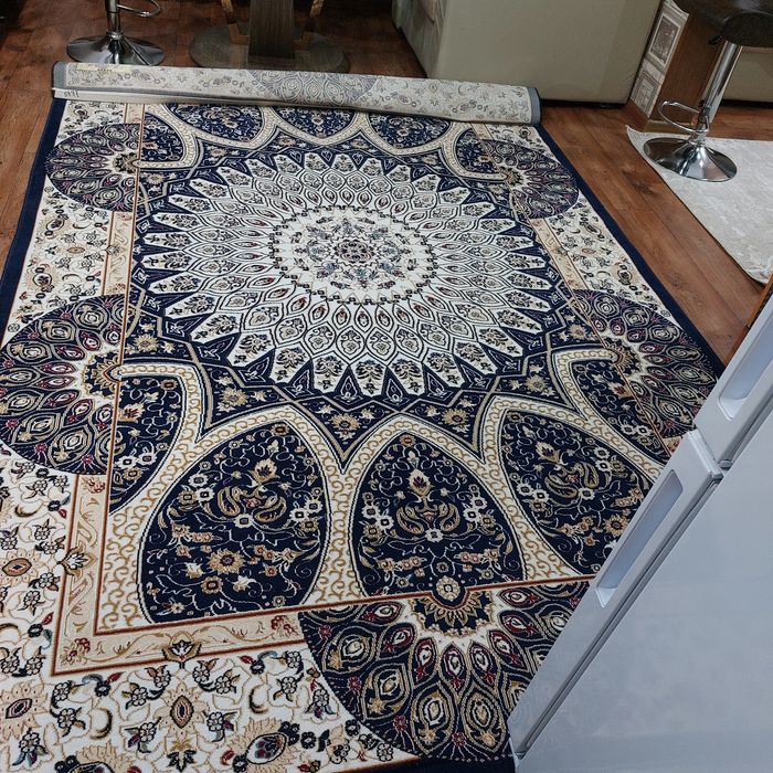 Продам Арабский ковёр новый.