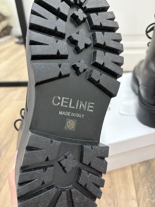 Абсолютно новые ботинки