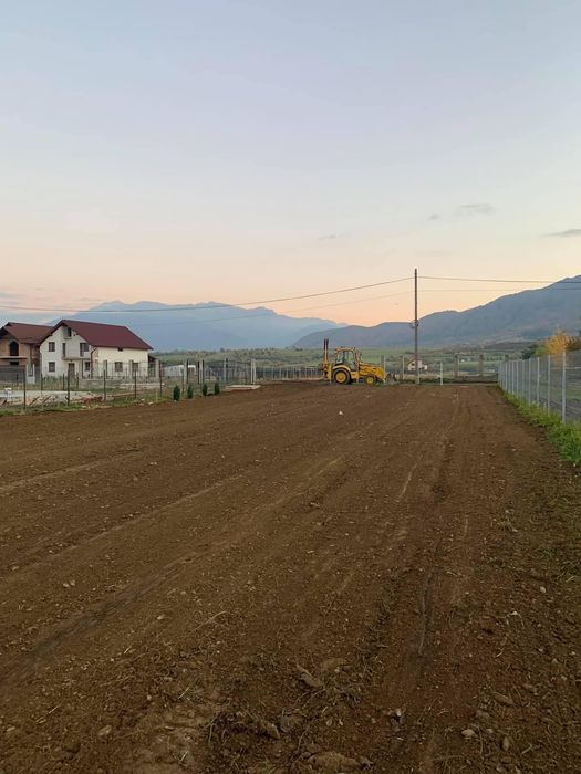 Buldoexcavator cilindru camioneta  de inchiriat Zarnesti/Brasov