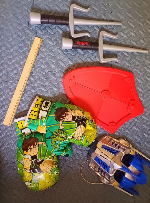 Игрушки динозавры трансформеры роботы