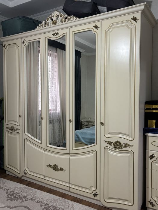 Спальный гарнитур