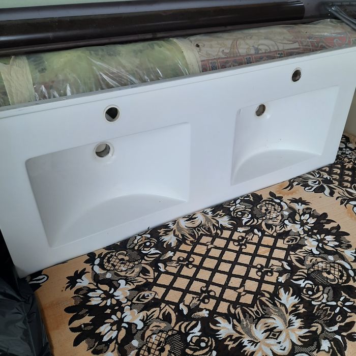 Vând chiuveta dubla