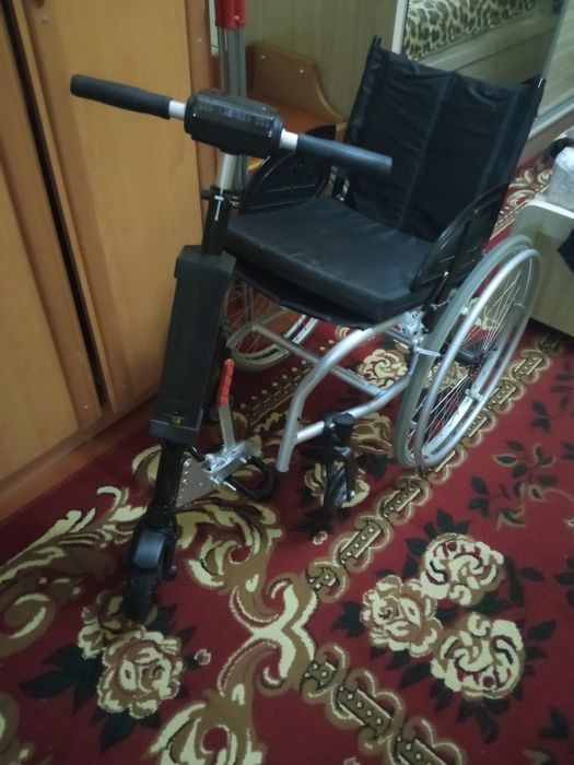 Продам электронную коляску