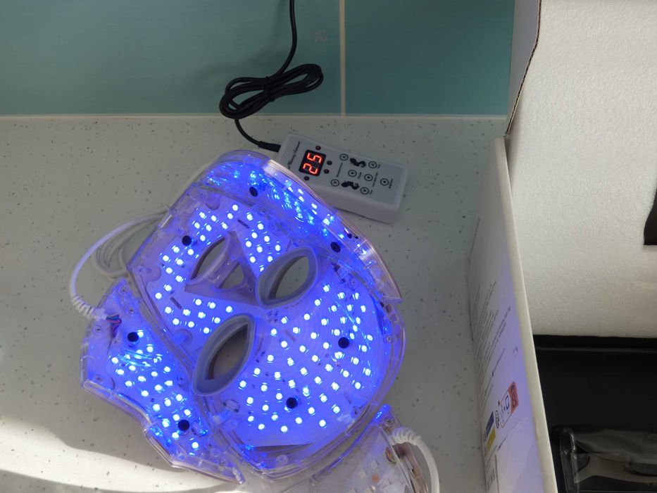 LED маска за лице и шия-7 светлини FSA/HSA професионална грижа лице