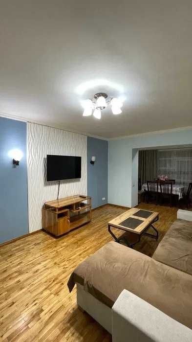 Юнусабадском ор-р Мега Планет