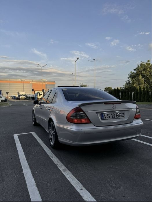 Mercedes e class w211