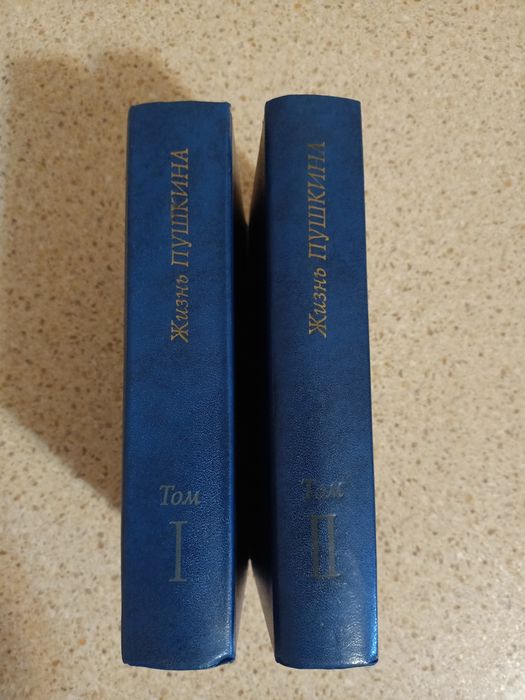 Продам книги в хорошем состоянии.