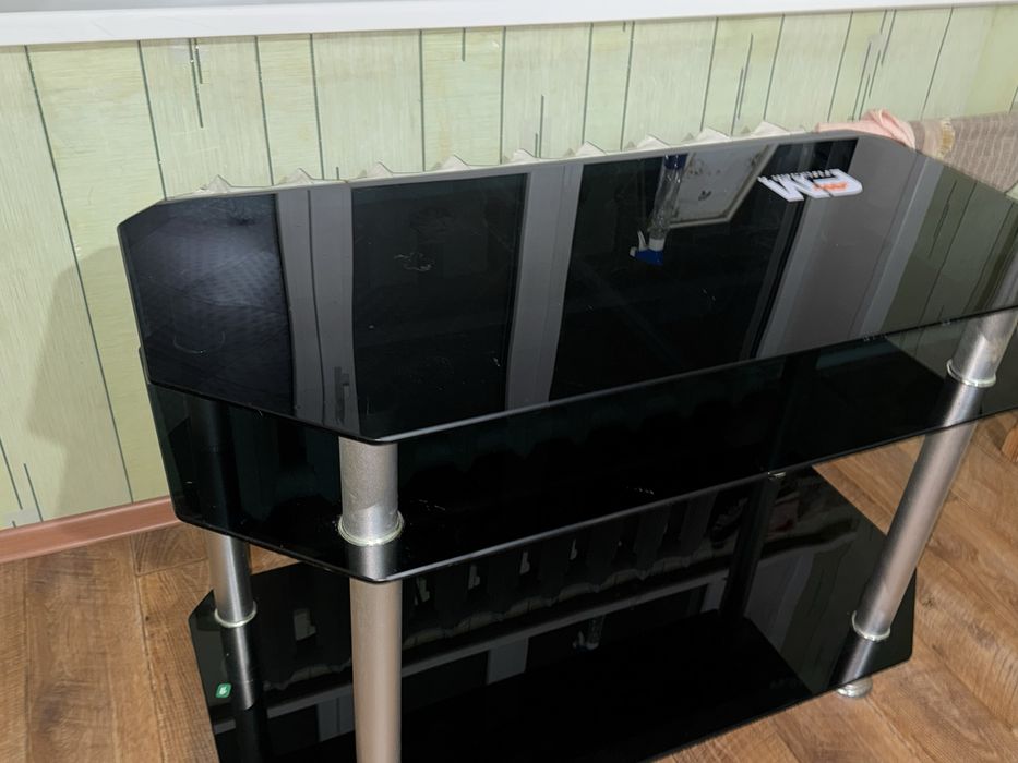 ТВ-тумба стеклянная под телевизор