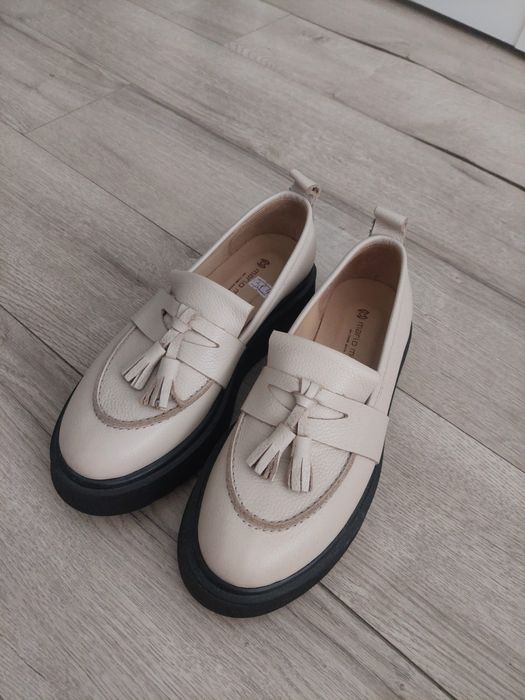 Продам сапоги, босоножка, шлепка