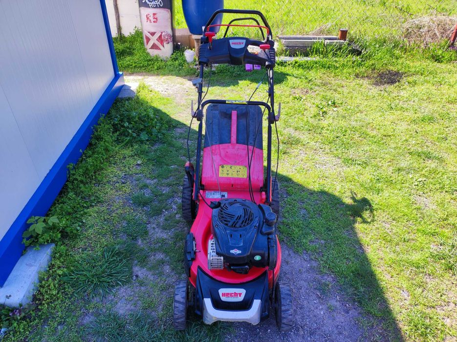 Бензинова самоходна косачка с кош Hecht 2015г. BriggsStratton 140cm 3кс 4t 46см 32кг