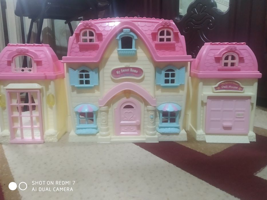 Домики и игрушки все 200000 сум