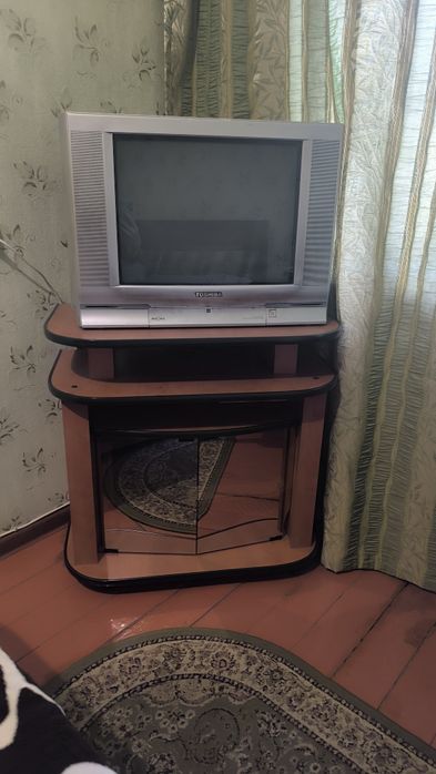 Полка под телевизор