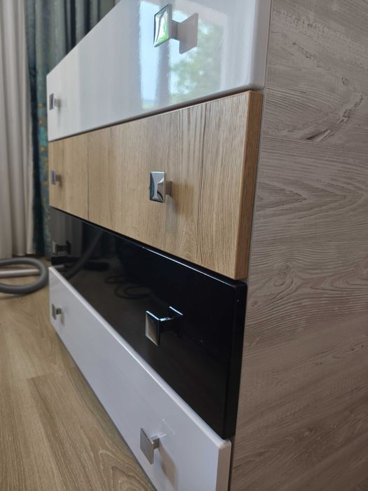 Comoda și două noptiere