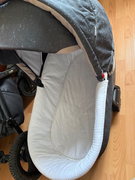 Продам коляску 3 в 1