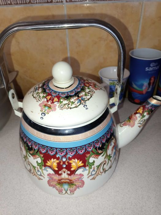 Чайник большой срочно, недорого