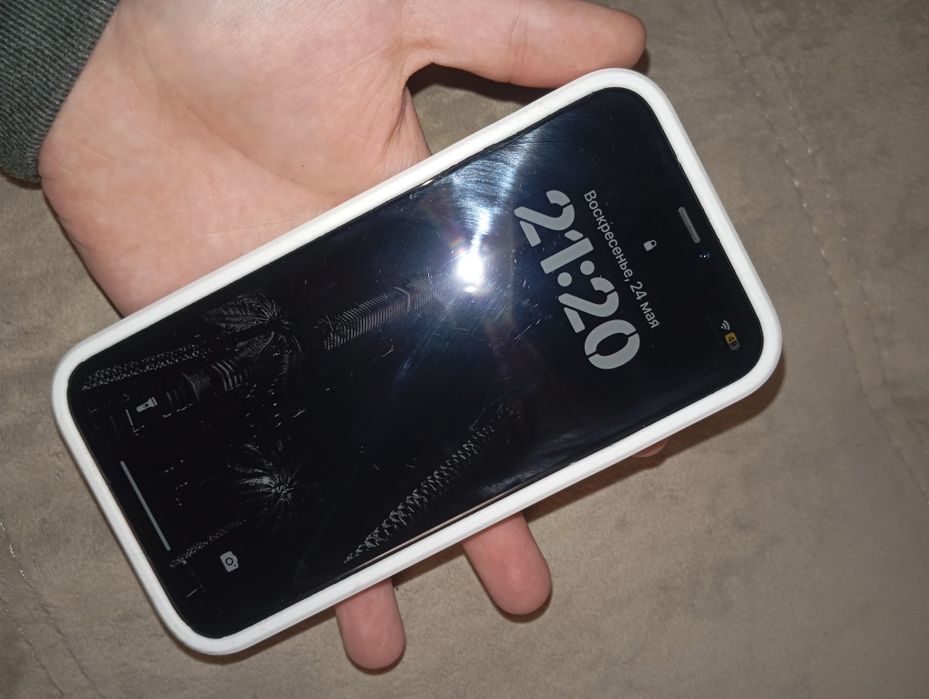 Продам iPhone XR 64GB