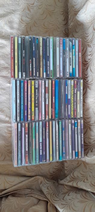 Продам Кассеты и диски