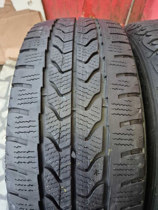 2 Anvelope de IARNA - 215/60/17C - GoodYear - APP NOI - DOT 2020 !