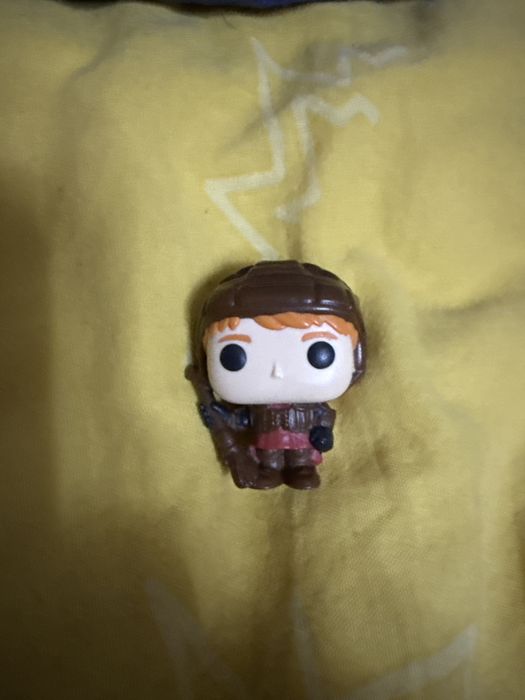 Продам фигурку киндер гарри потер