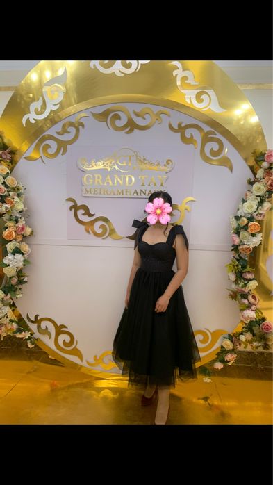 Черное праздничное платье