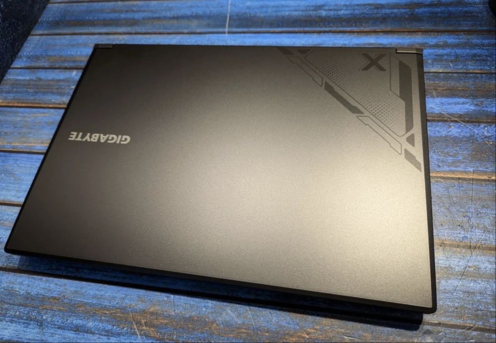 Продам Игровой ноутбук GIGABYTE G6X