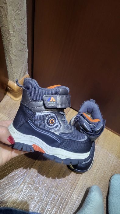 Продам детскую обувь