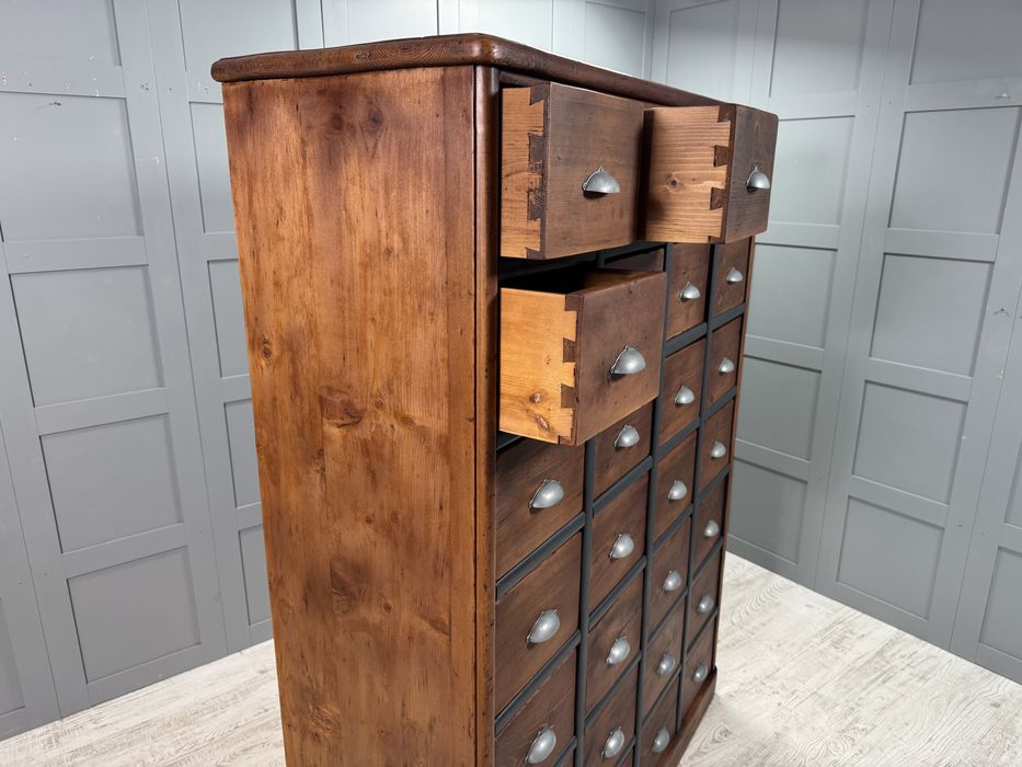 Български индустриален шкаф Р447