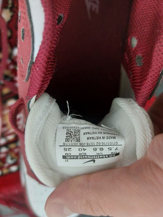 Продам кроссовки