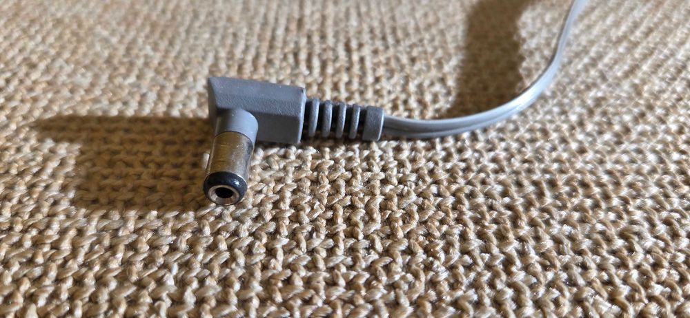 Продавам захранващ адаптер  Panasonic - 15 волта.