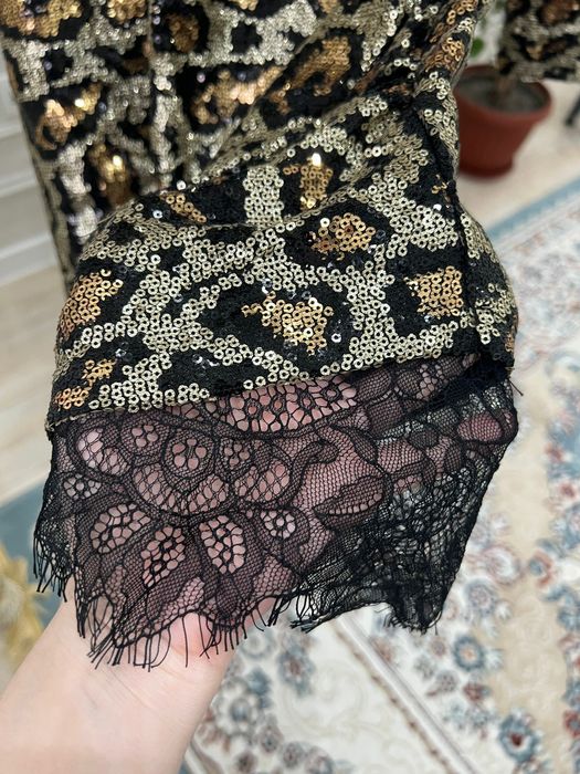 Леопардовые платье в пайетку