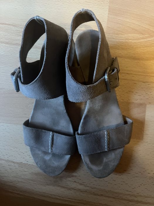 Sandale piele intoarsa gri