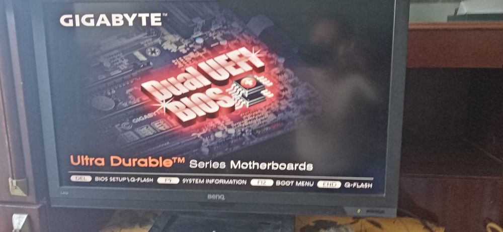 Продавам Дъно gigabite
