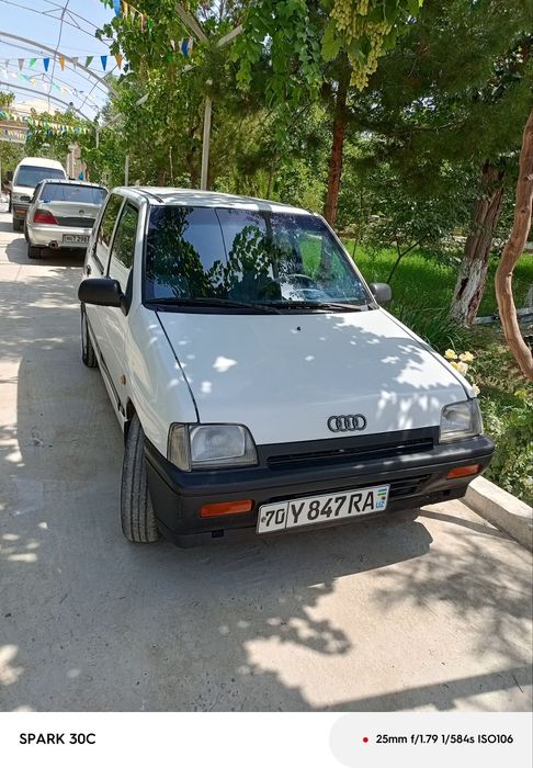 Tiko 1997 yil rangi oq