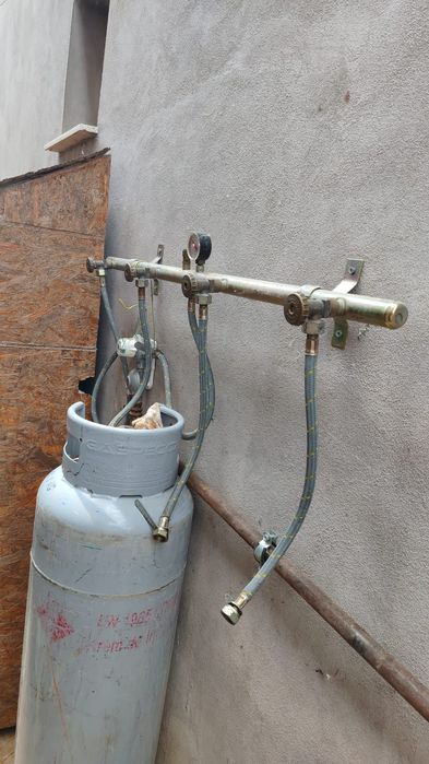 Set 2 butelii 80 litri plus centralina 4 posturi plus regulator pres