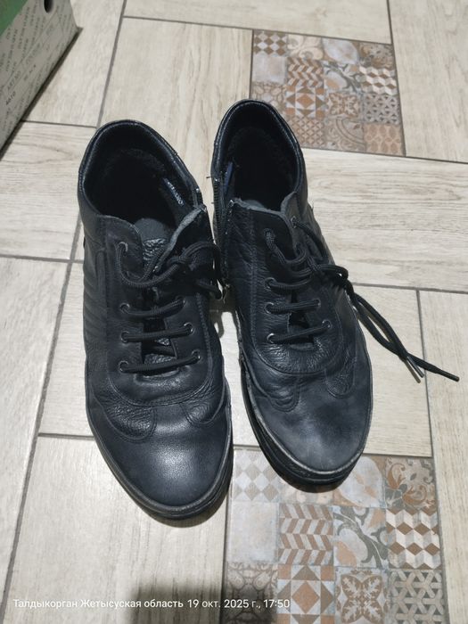 На мальчика зима, осень