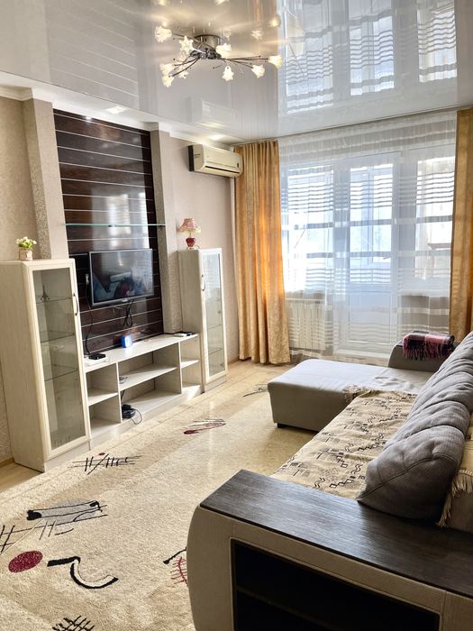 Сдам 2 ком кв в центре возле Абая