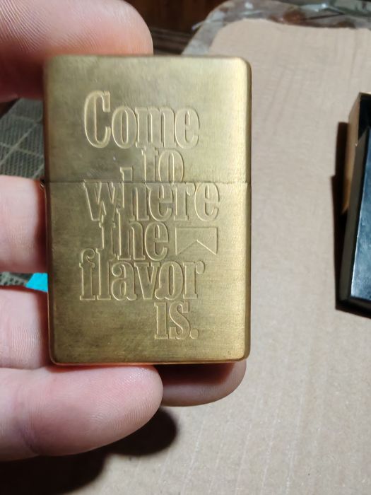 Продам зажигалку зипо