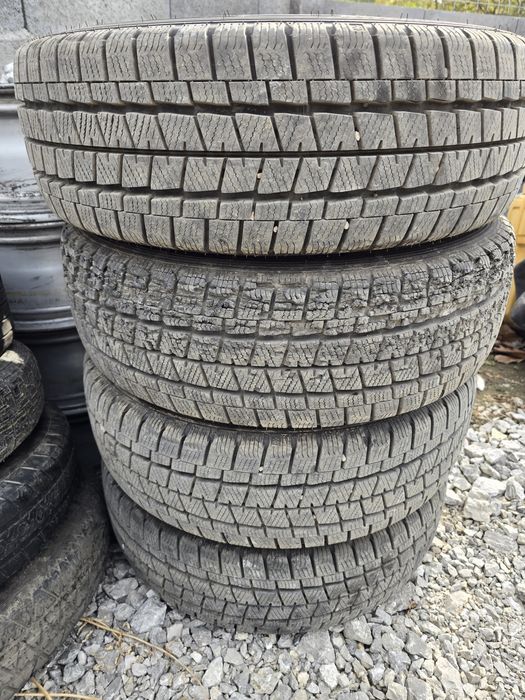 Продавам джанти с гуми за фиат добло 16ки