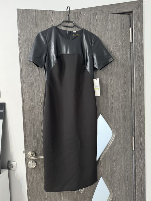 Рокля с къс ръкав Calvin Klein
