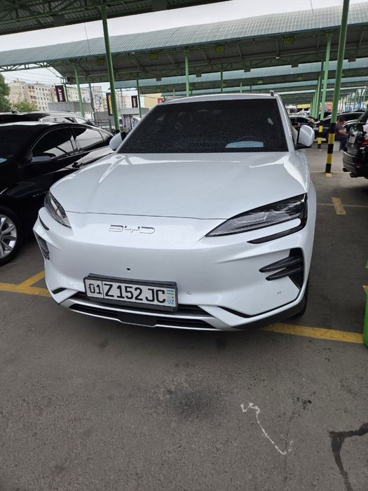 Продаю свою Byd 605 чемпион- 2023  машина в родном окрасе