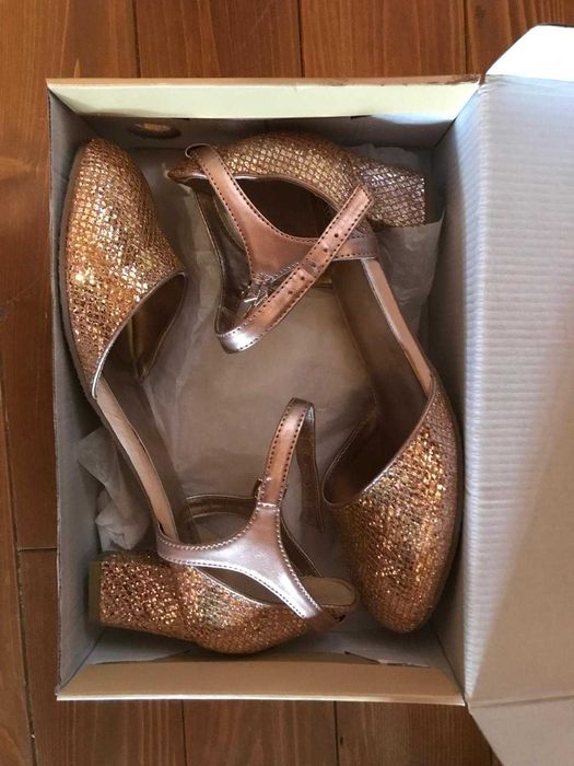 ЧИСТО НОВИ елегантни дамски обувки MICHAEL KORS