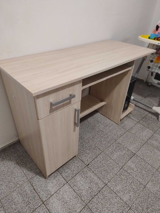 Продавам спалня+ракла и бюро