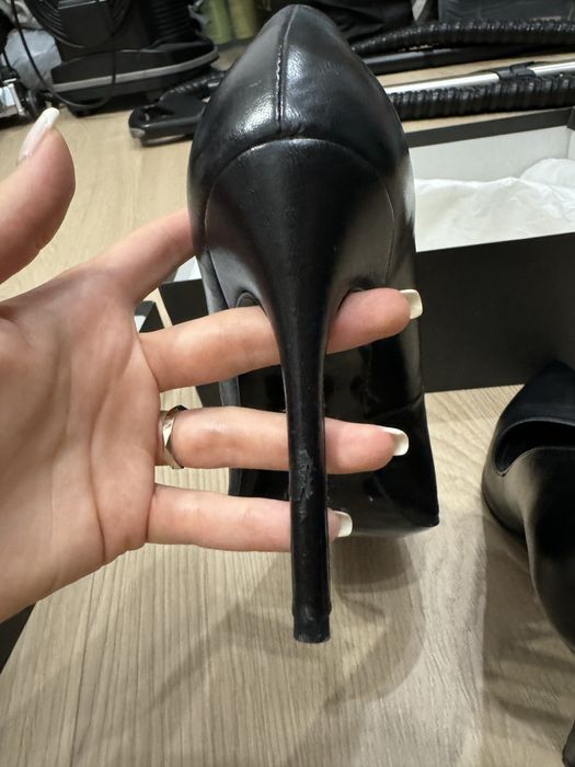 Черни обувки на ток Massimo Zardi