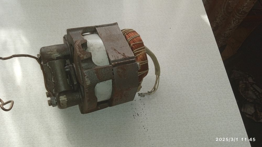 Продам движок и электромоторы