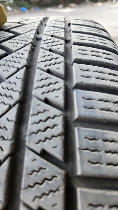 4 броя 215 65 17 зимни гуми Continental WinterContact и Vredestein Win