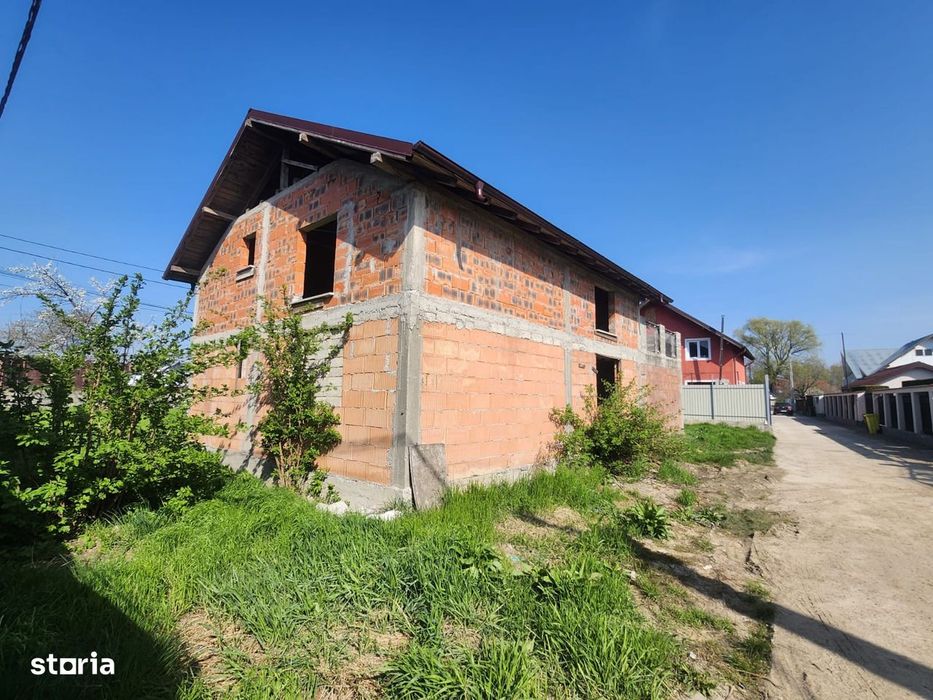 Vila la rosu situata in Bacau str Ciresoaei